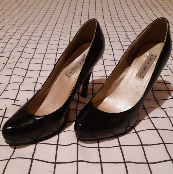 Black heels - Picture 1 of 2